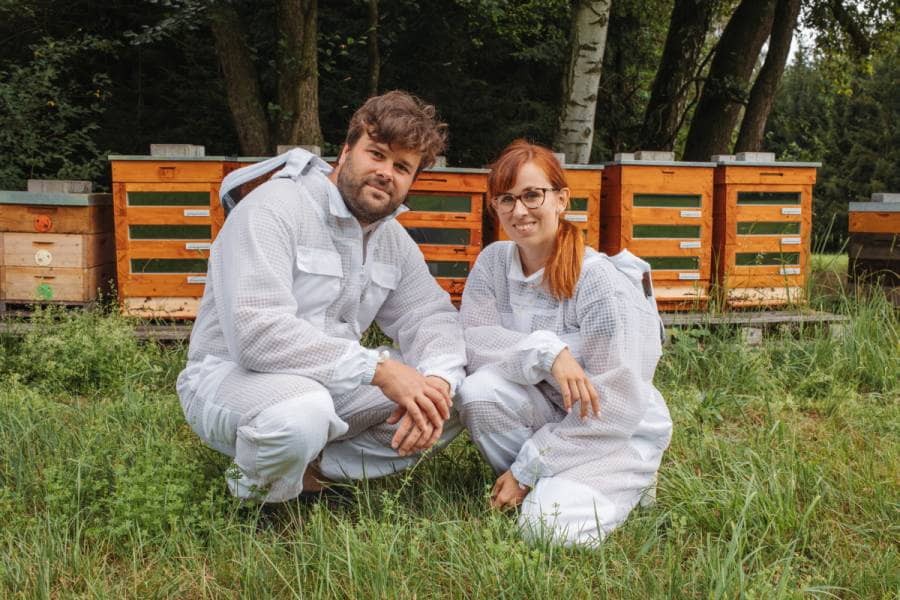 FOTO: Alena a Josef Kölblovi, Včelařství Domovina